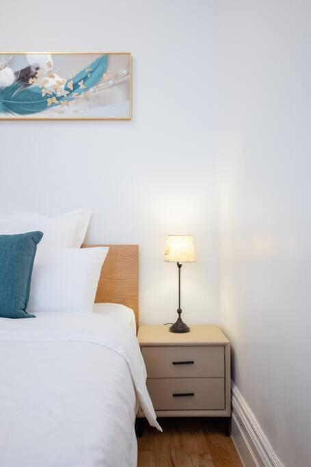 Cosy Federation Kirribilli 2 Bedroom #2 Apartment *