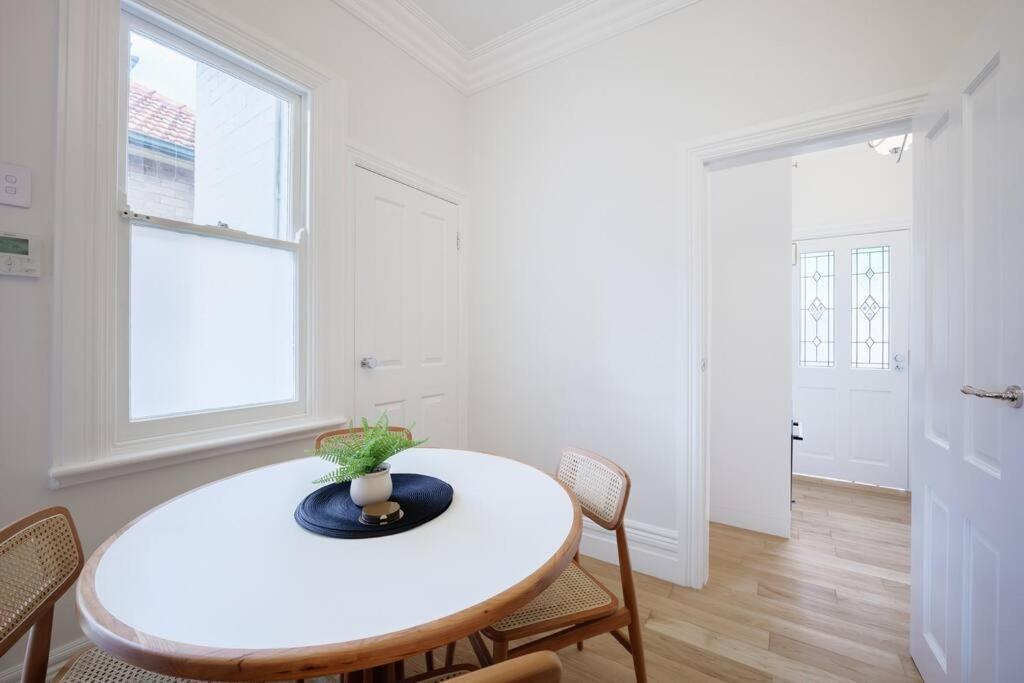 Cosy Federation Kirribilli 2 Bedroom #2 Apartment